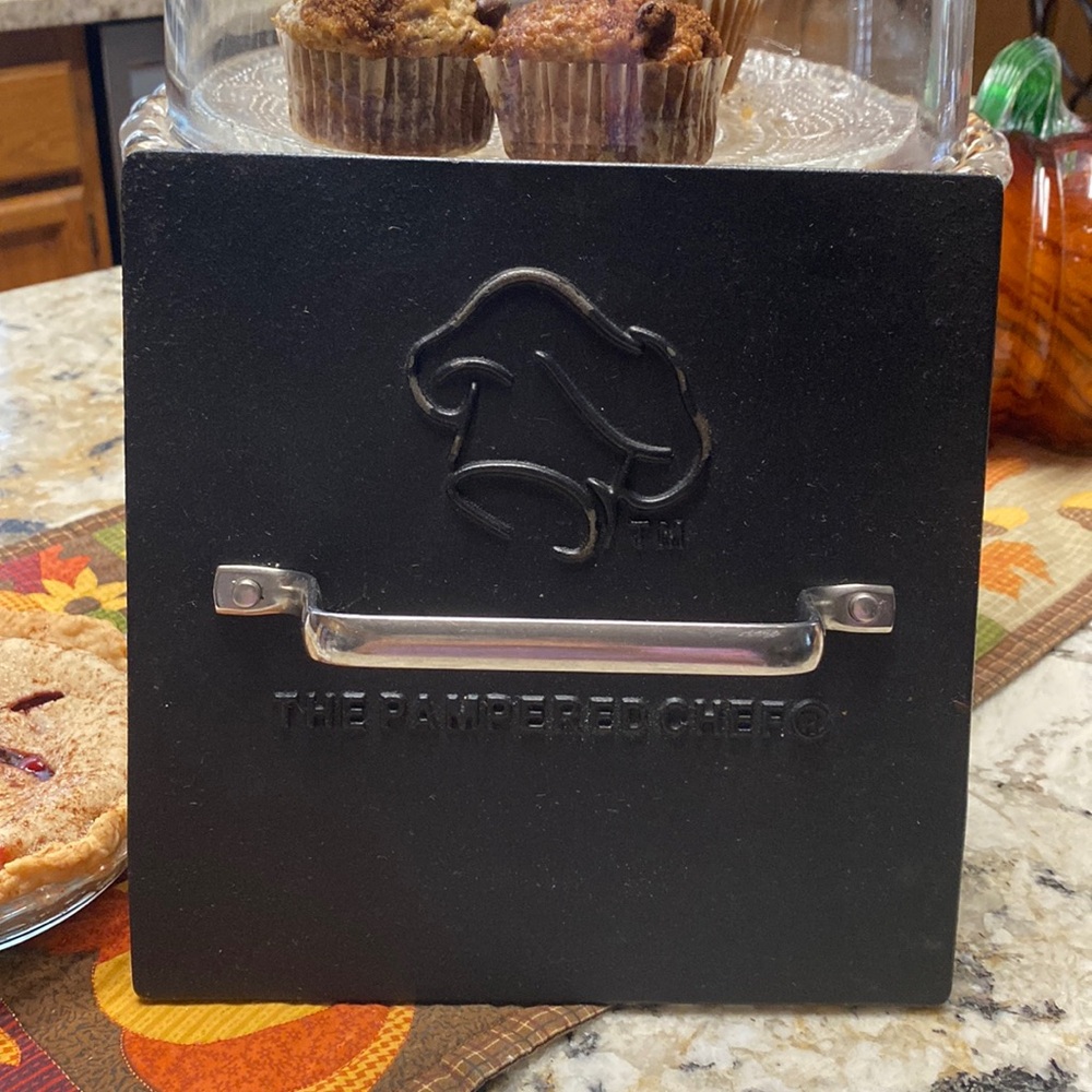 Cast Iron The Pampered Chef Bacon Press Excellent Condition